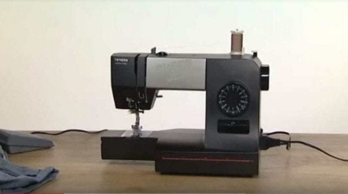 Máquina de coser  Singer M1155, Full size, 14 tipos puntadas, Ojalado  automático, Blanco